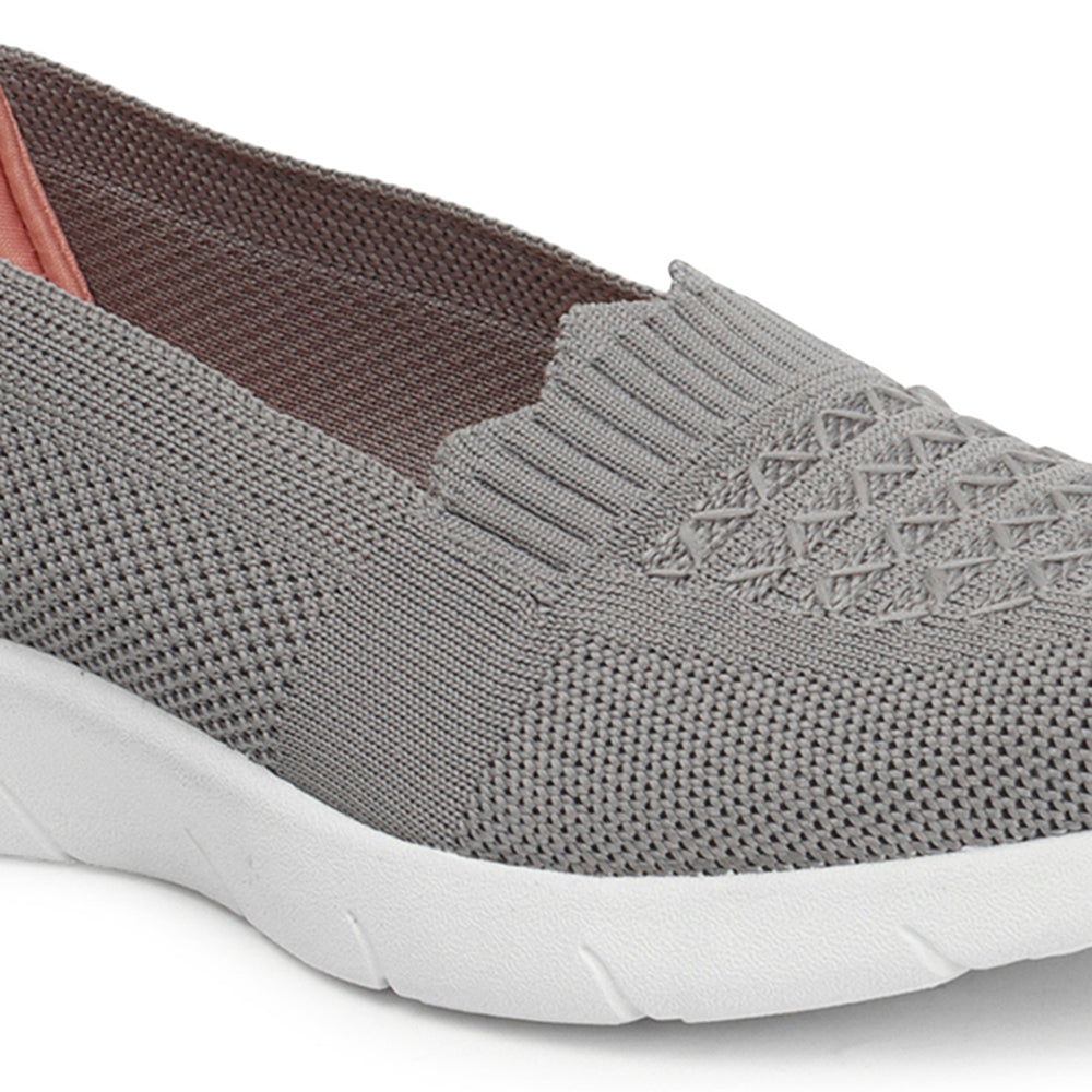 Women Textured Round Toe Flyknit Mesh Slip-On Sneakers