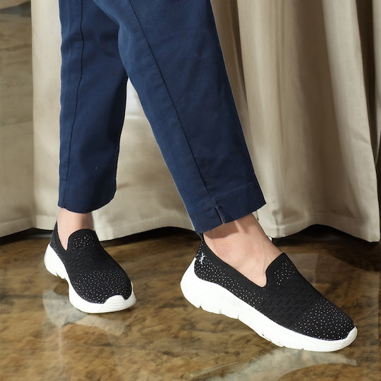 Women Embellished Flyknit Lightweight Slip-On Sneakers