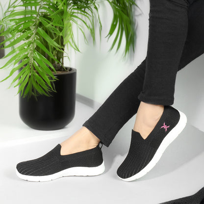 Women Textured Round Toe Flyknit Mesh Slip-On Sneakers