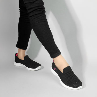 Women Textured Round Toe Flyknit Mesh Slip-On Sneakers