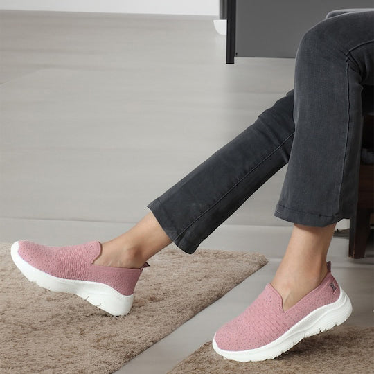 Women Embellished Flyknit Lightweight Slip-On Sneakers