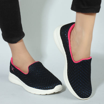 Women Textured Round Toe Flyknit Mesh Slip-On Sneakers
