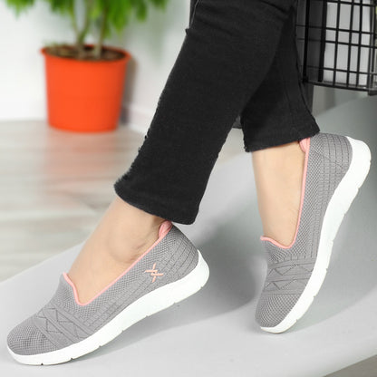 Women Textured Round Toe Flyknit Mesh Slip-On Sneakers