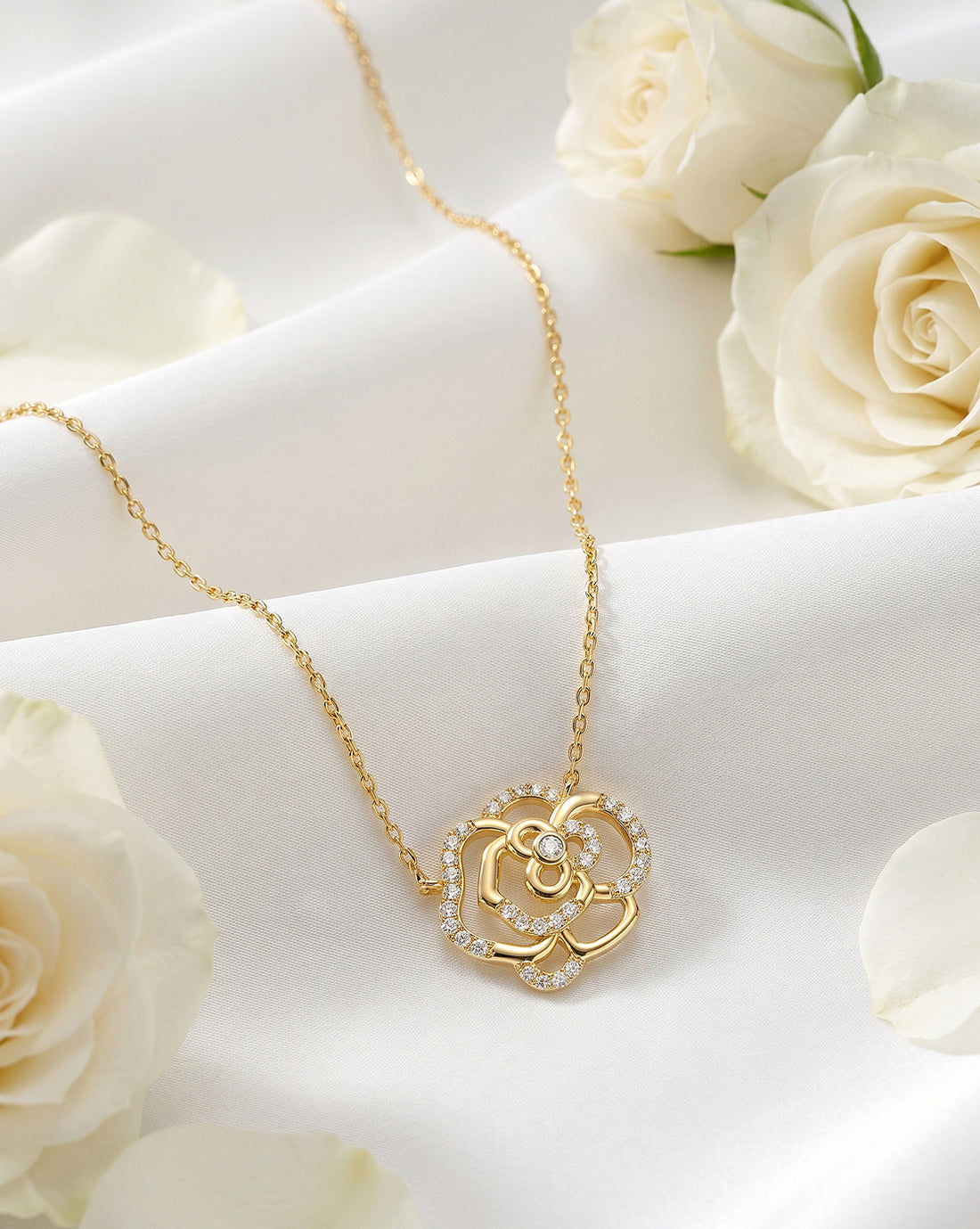 18kt Gold Plated CZ Floral Bold Necklace
