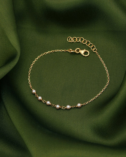 18kt Gold Plated Delicate Pearl Bead Adjustable Bracelet