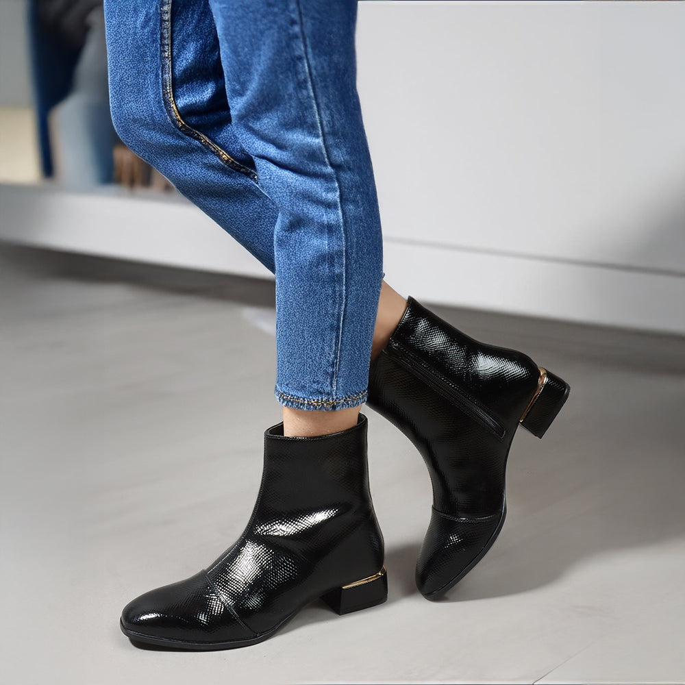 Women Casual Textured Zippered Boots