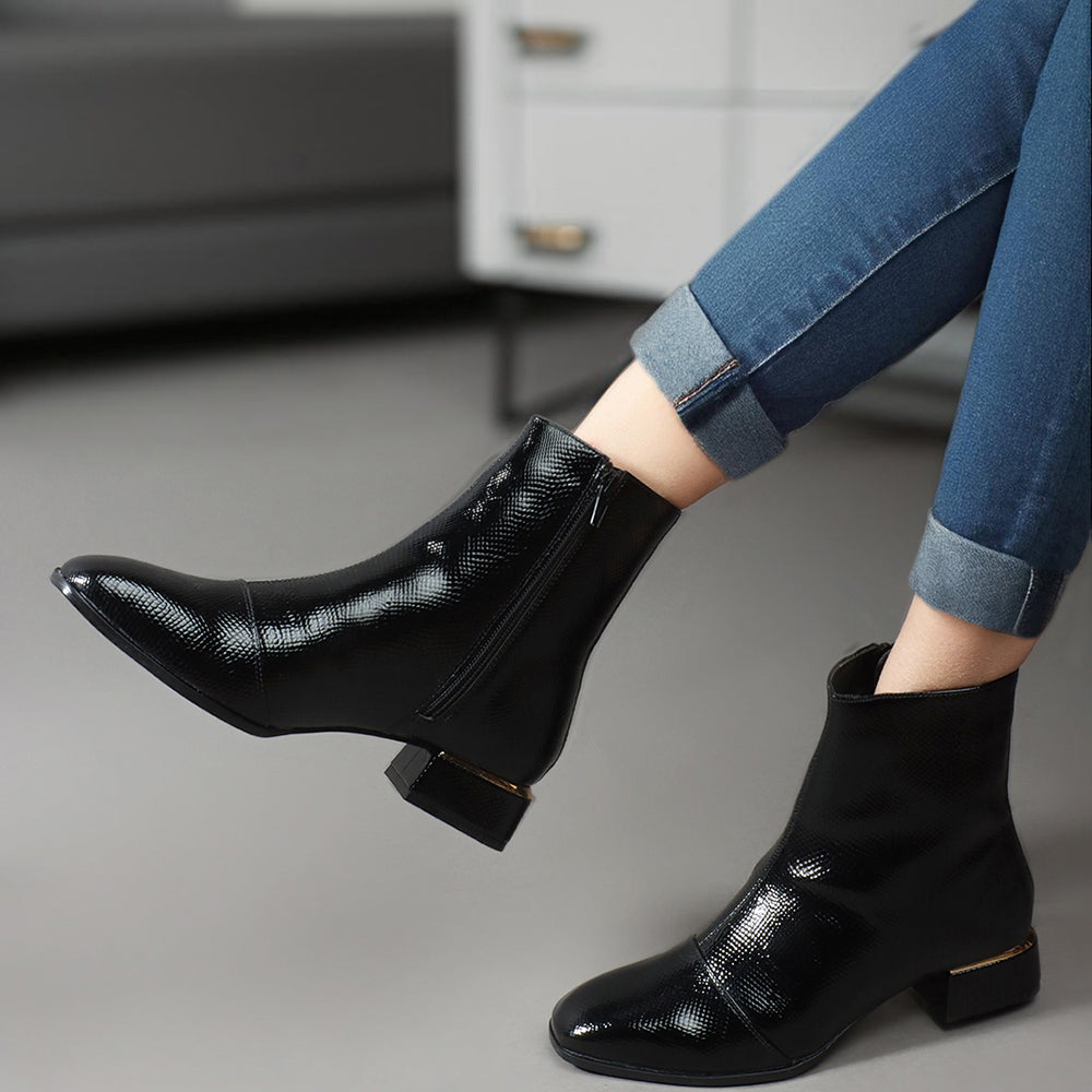 Women Casual Textured Zippered Boots