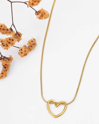 18Kt Gold Plated Heart Loop Pendant and Chain Necklace
