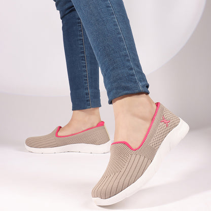 Women Textured Round Toe Flyknit Mesh Slip-On Sneakers