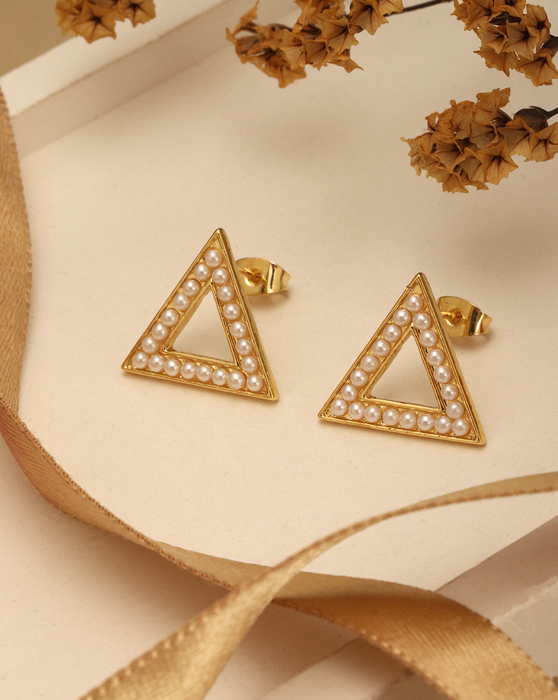 18kt Gold Plated Triangular Mini Pearl Stud Earring
