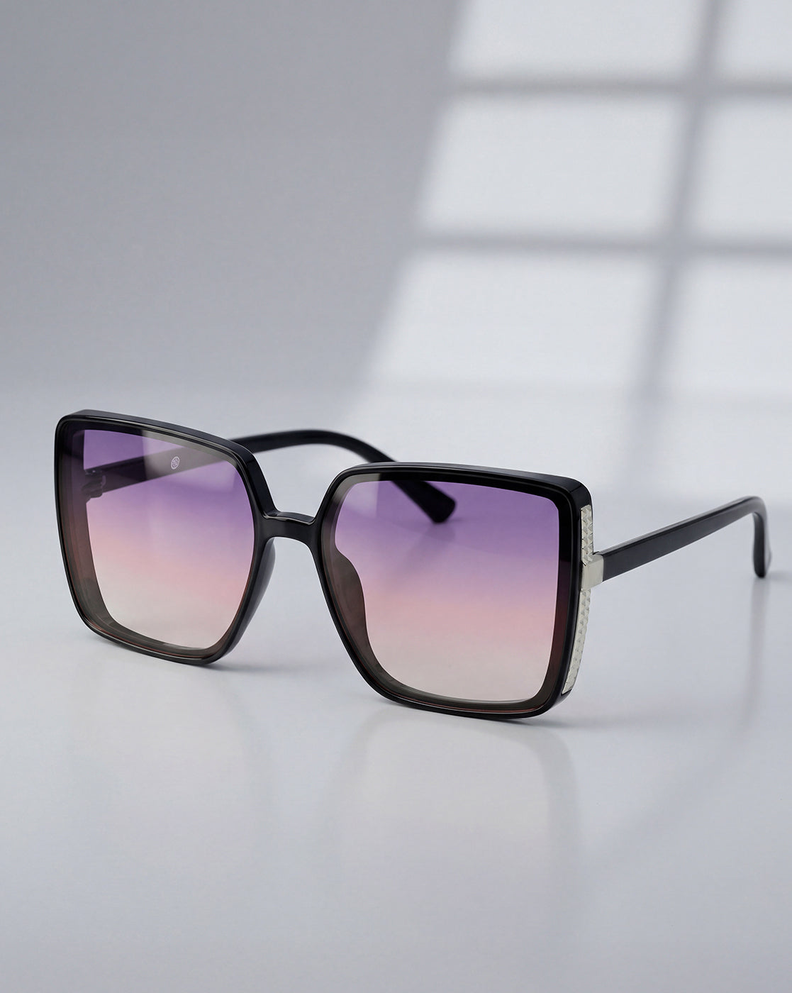 Women Black &amp; Silver Toned UV Protected Gradient Lens Oversized Sunglasses