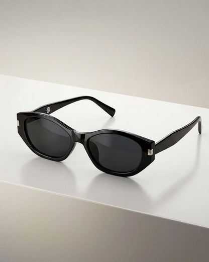 Women Black &amp; Silver Toned UV Protected Black Lens Oval Sunglasses