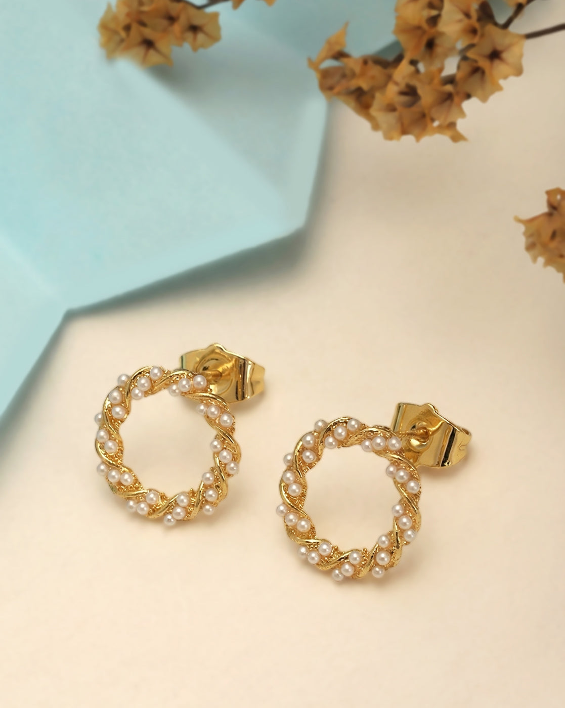 18kt Gold Plated Twisted Round Pearl Stud Earring