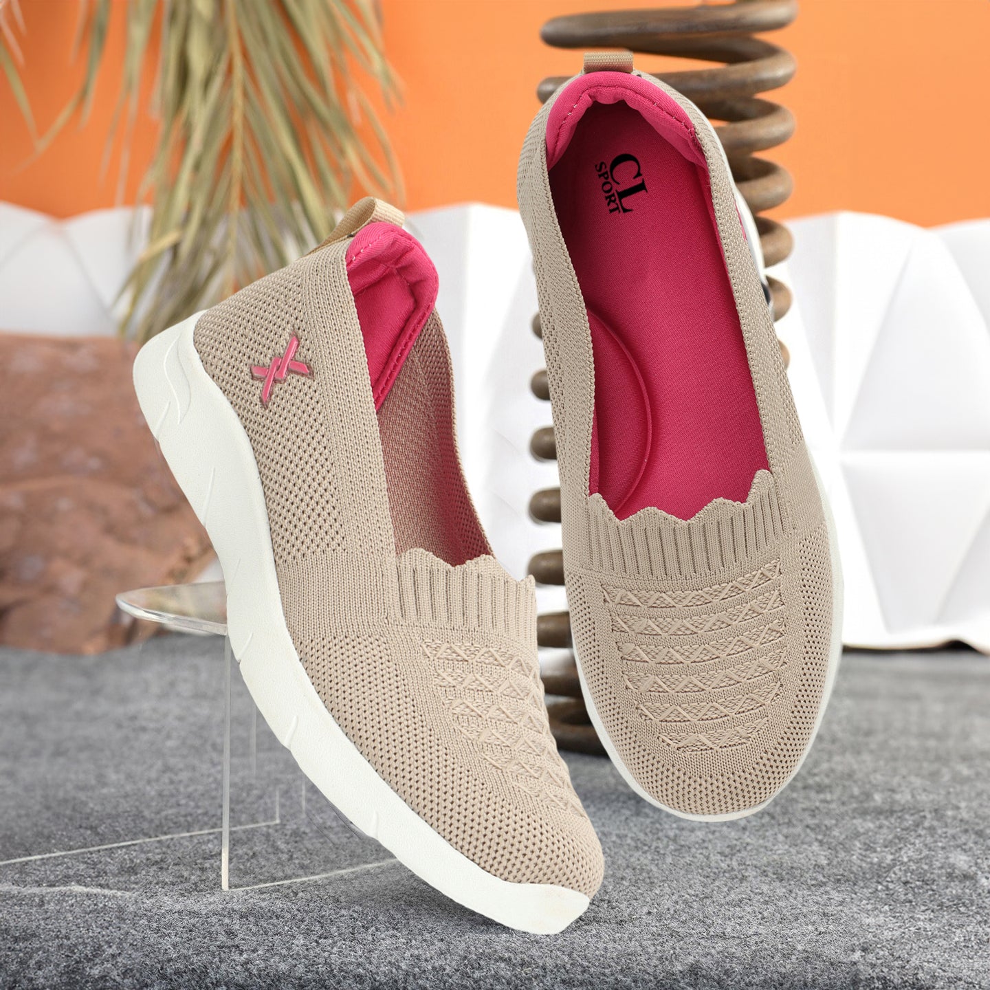 Women Textured Round Toe Flyknit Mesh Slip-On Sneakers
