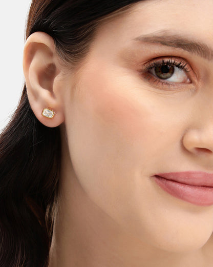 18kt Gold Plated Elegant Baguette Solitaire Stud Earring