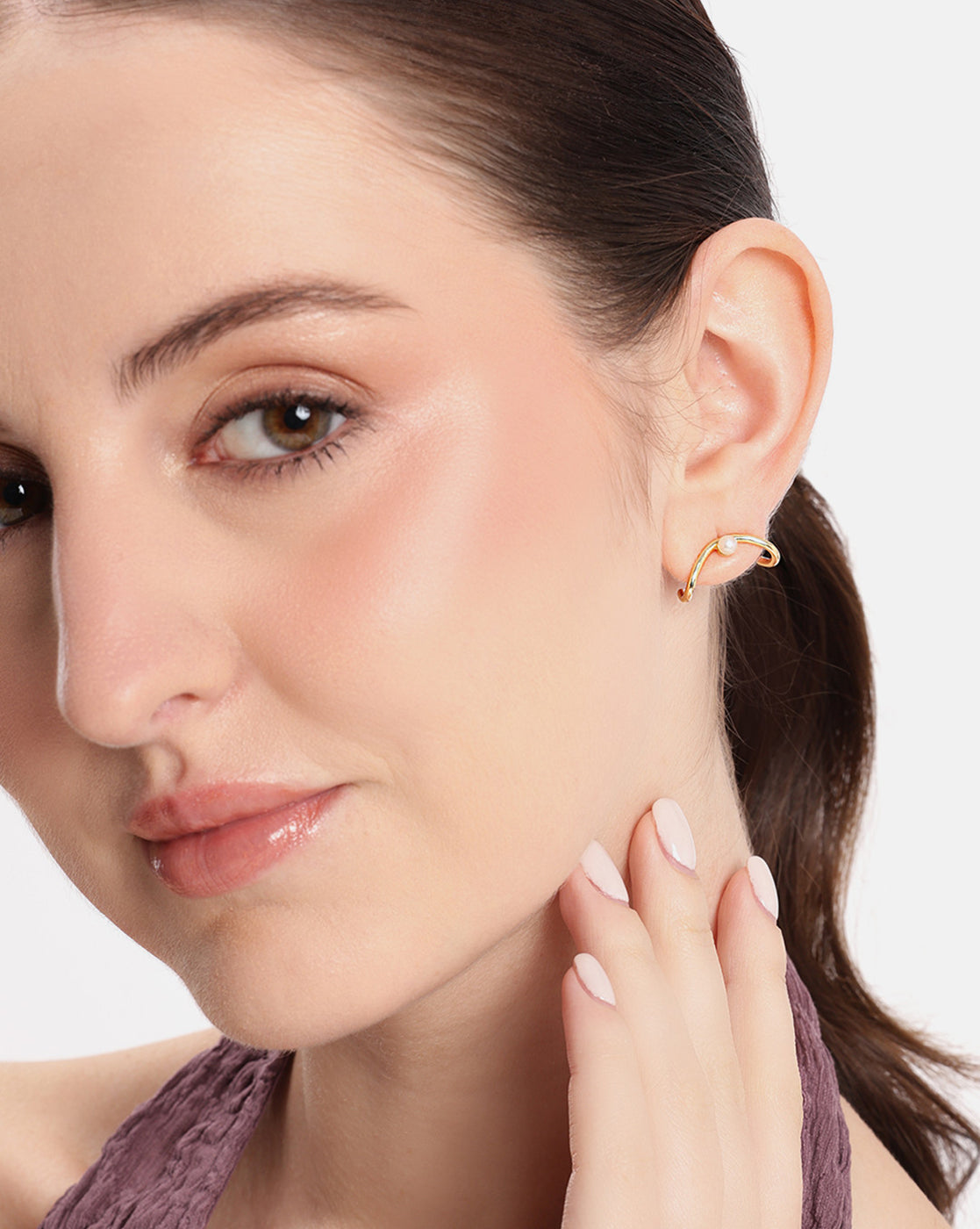 18kt Gold Plated Contemporary Pearl Ear Cuff Earring
