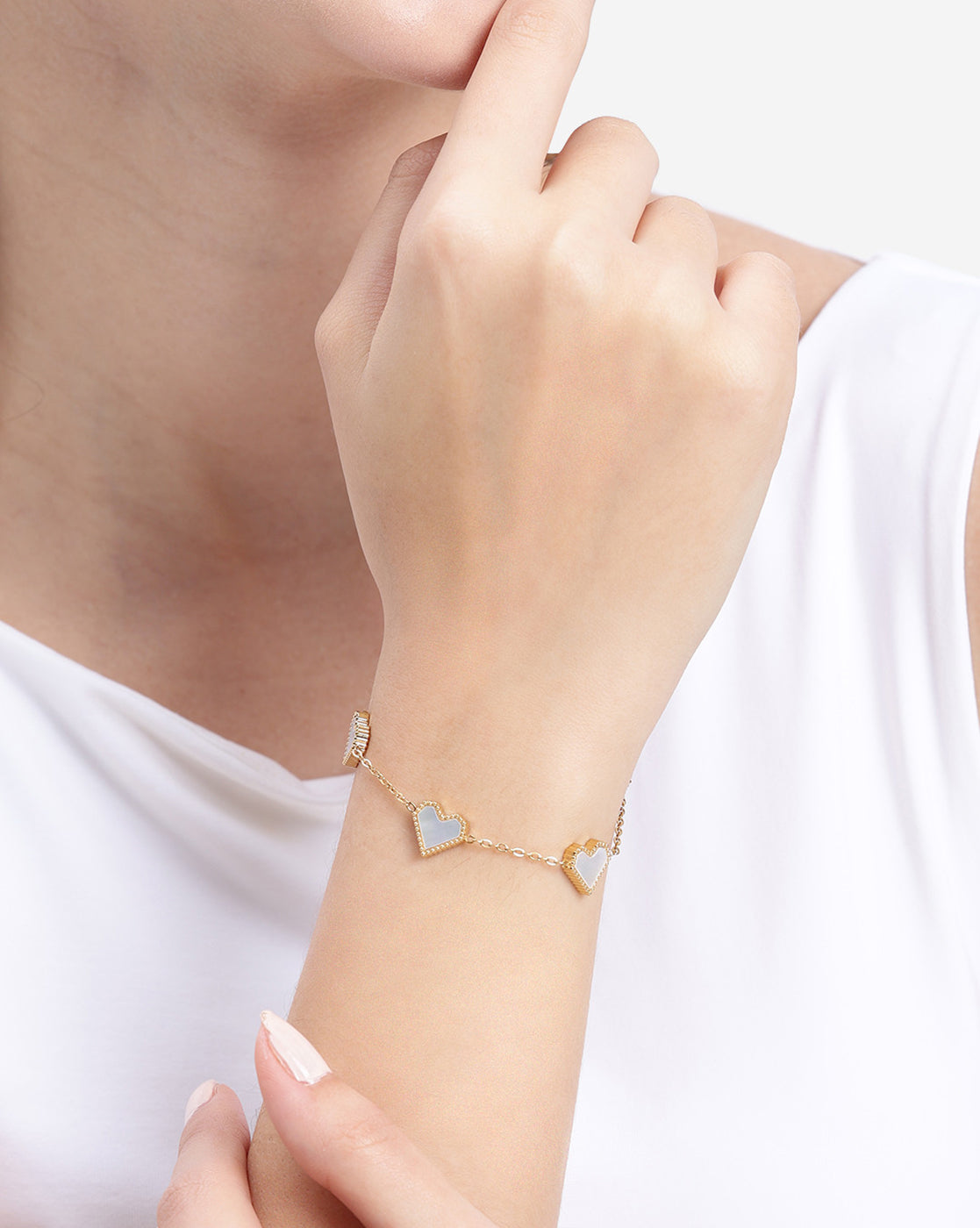 18kt Gold Plated Faux Pearl Multi Heart Charm Adjustable Bracelet