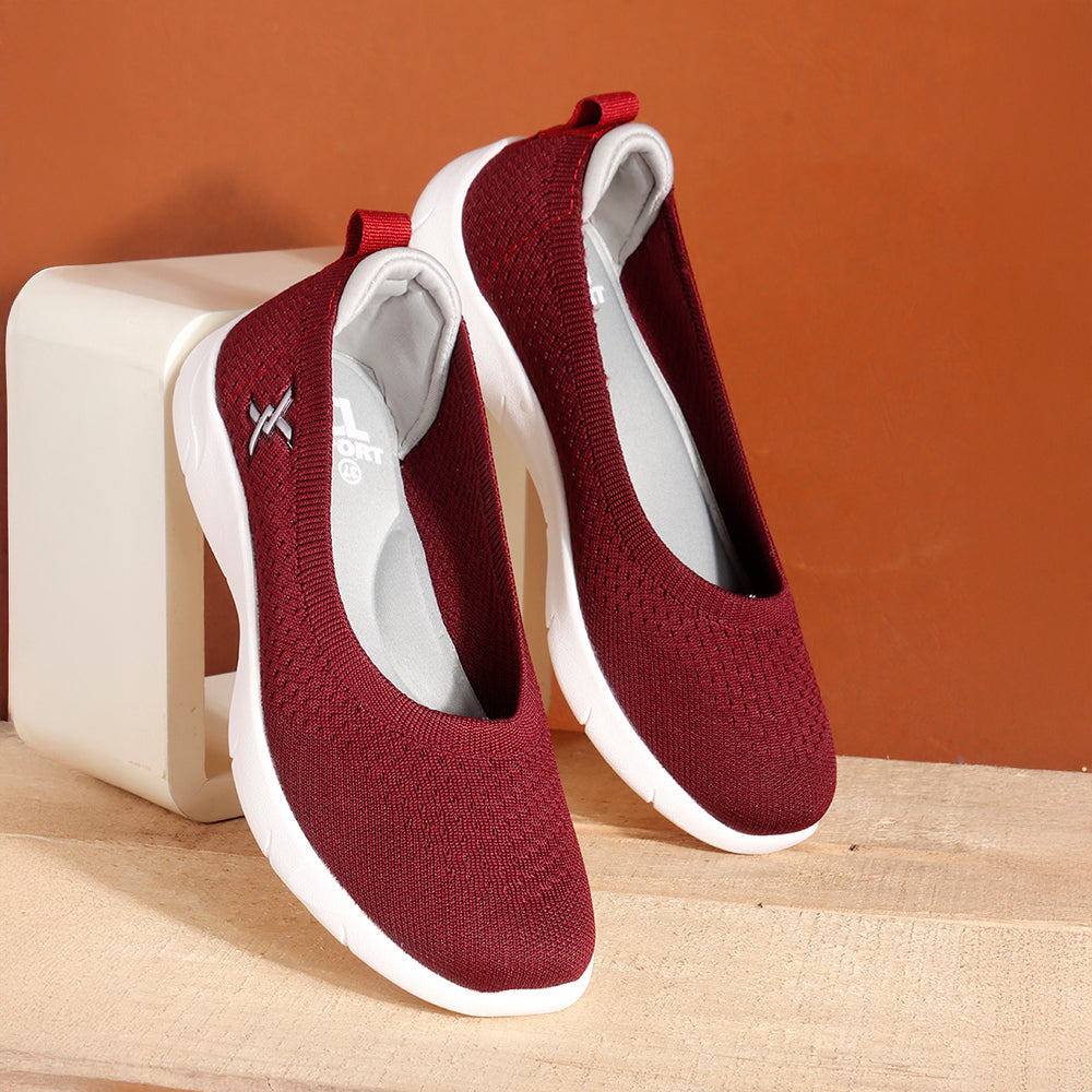 Women Round Toe Flyknit Lightweight Slip-On Sneakers