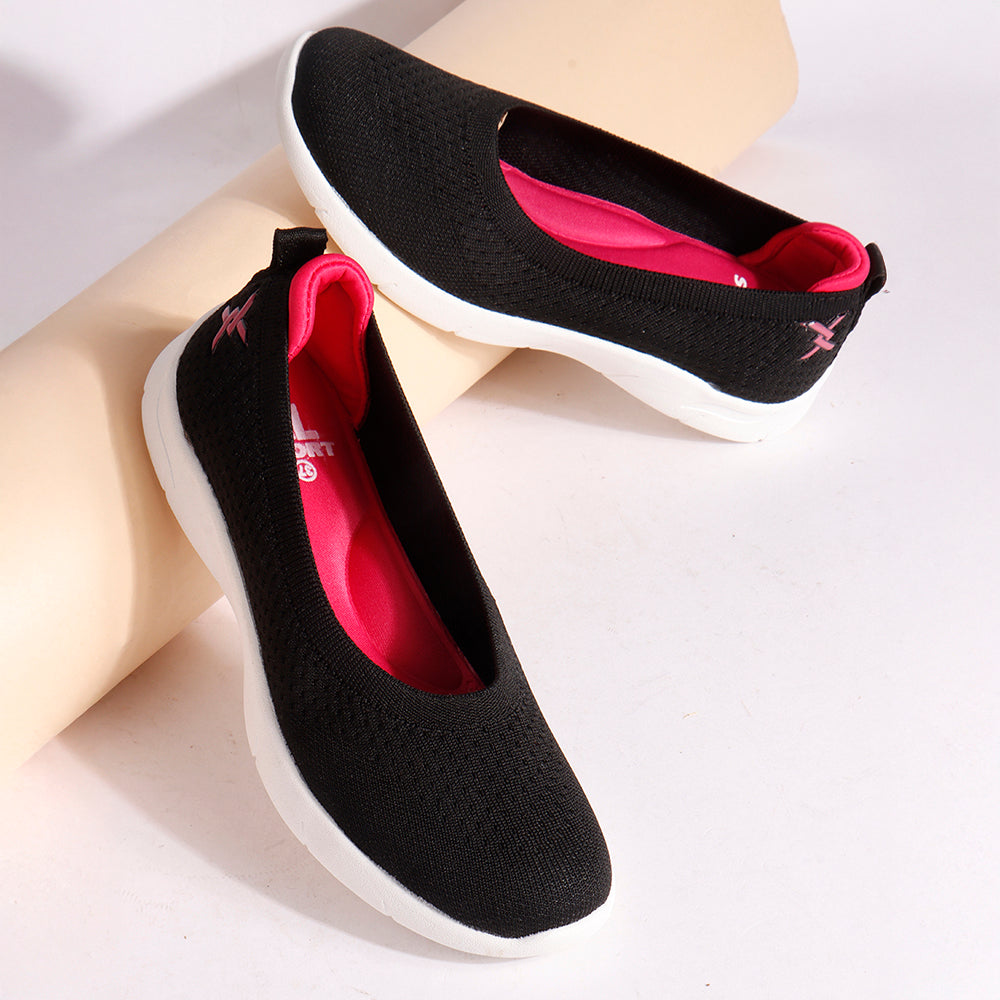 Women Round Toe Flyknit Lightweight Slip-On Sneakers