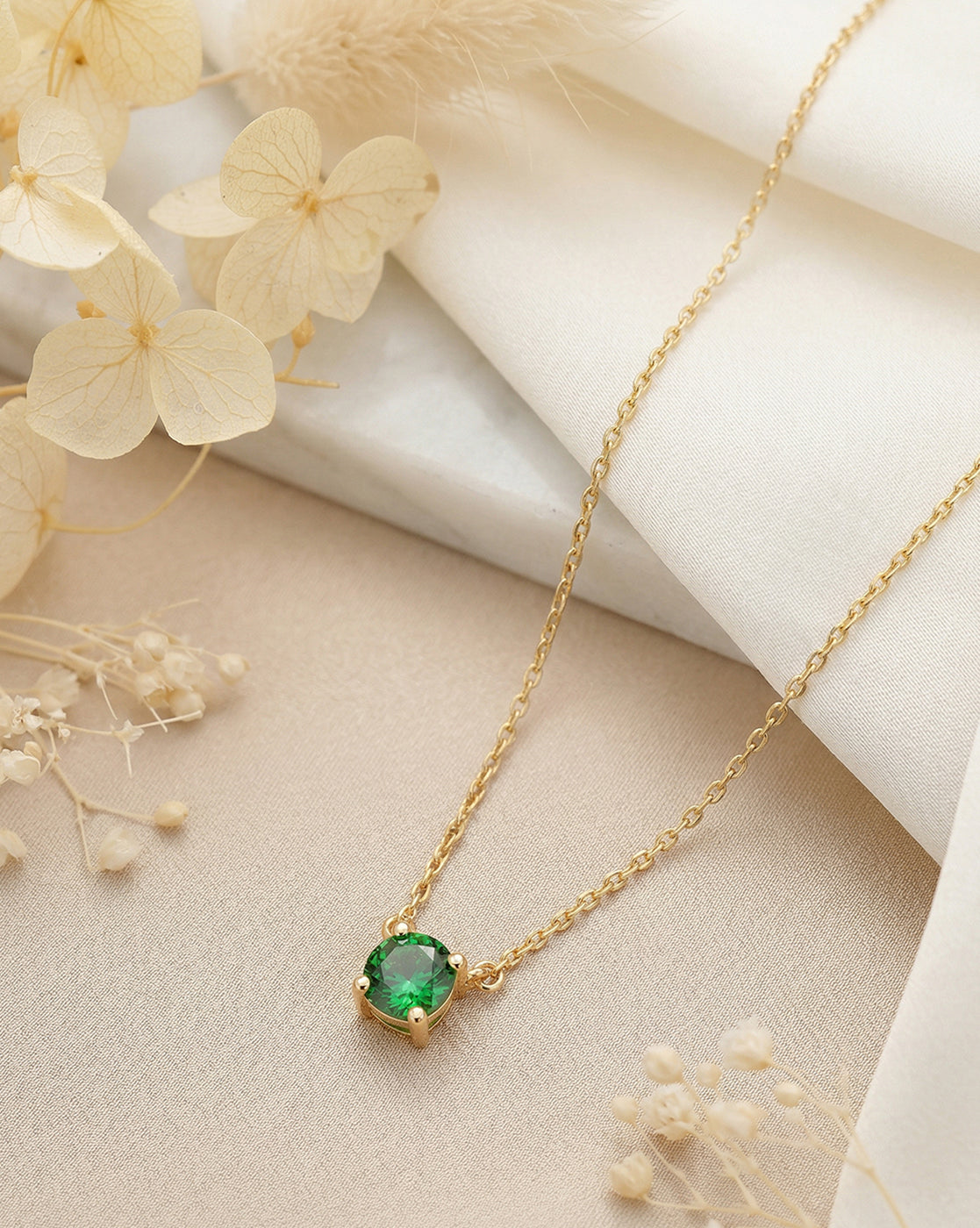 18kt Gold Plated Dangling Green Solitaire Necklace