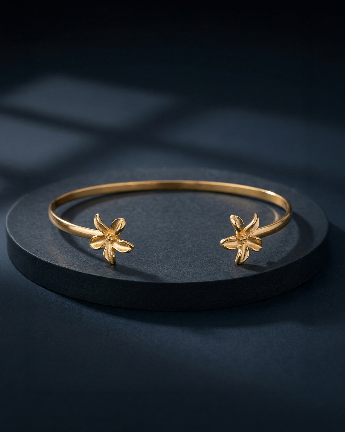 18kt Gold Plated Floral Cuff Link Bracelet
