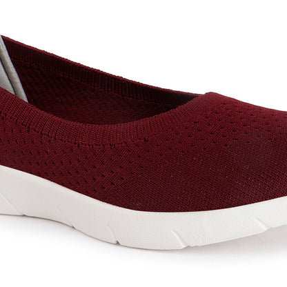 Women Round Toe Flyknit Lightweight Slip-On Sneakers