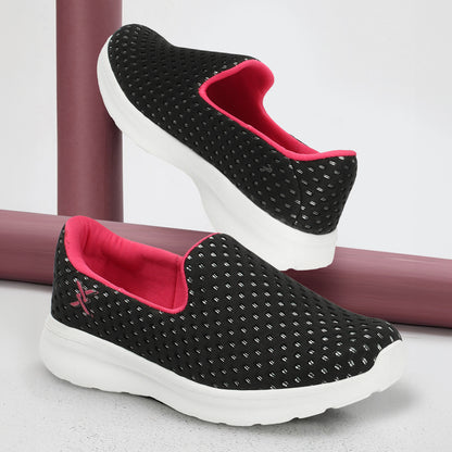Women Textured Round Toe Flyknit Mesh Slip-On Sneakers