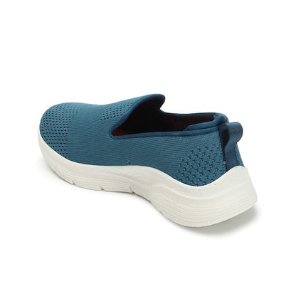Women Round Toe Flyknit Lightweight Slip-On Sneakers