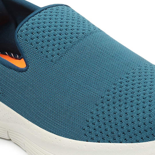 Women Round Toe Flyknit Lightweight Slip-On Sneakers