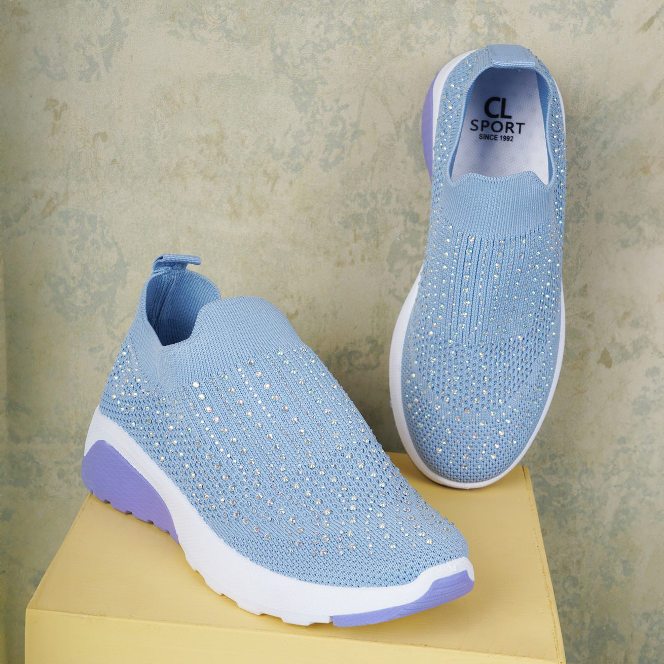 Women Embellished Flyknit Lightweight Slip-On Sneakers