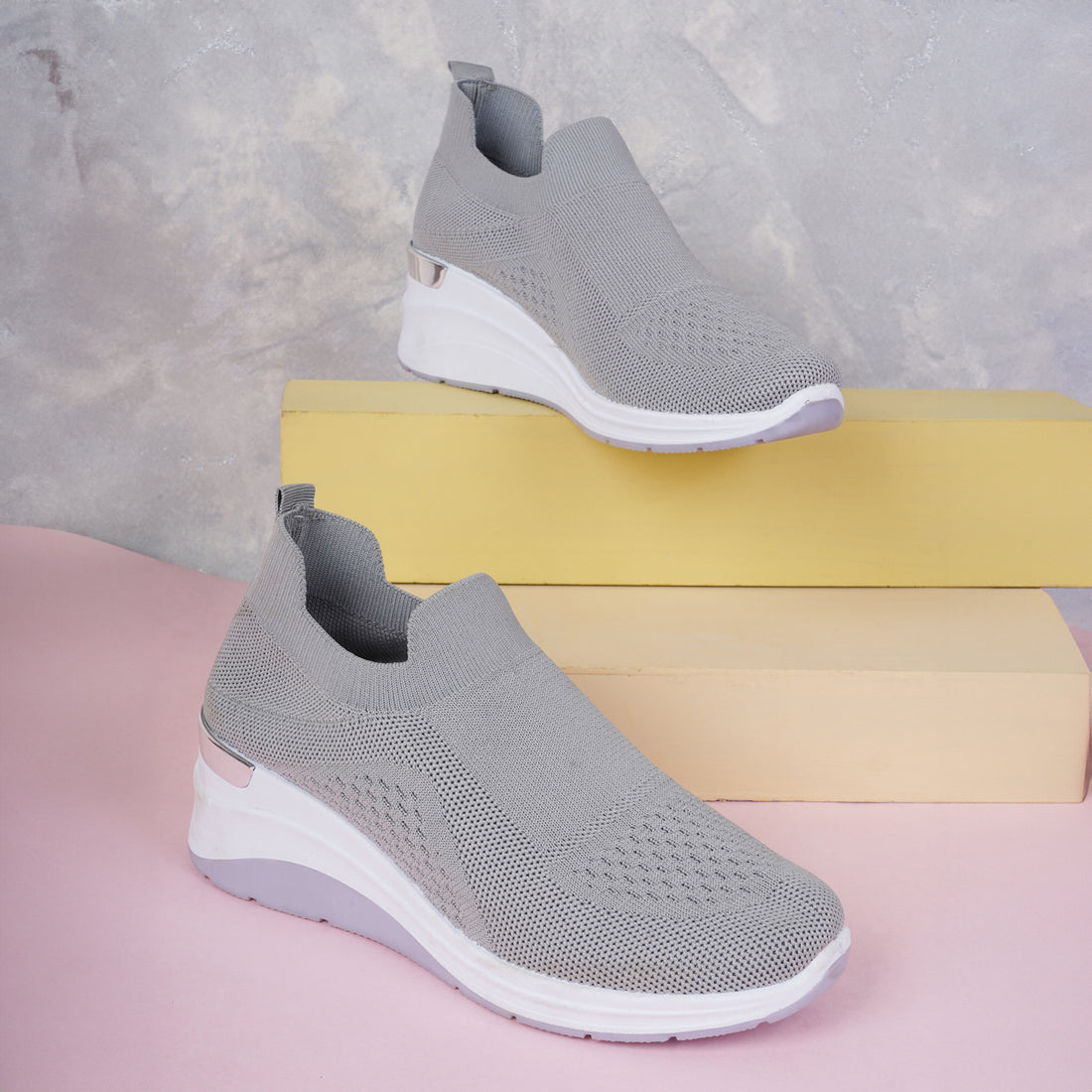 Women Comfortable Flyknit Lightweight Slip-On Sneakers