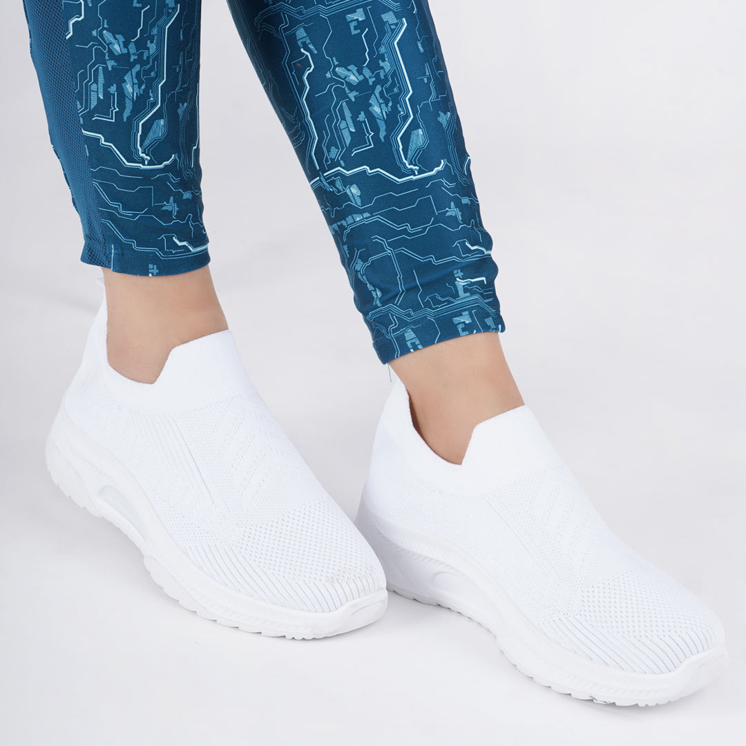 Women Comfortable Flyknit Lightweight Slip-On Sneakers