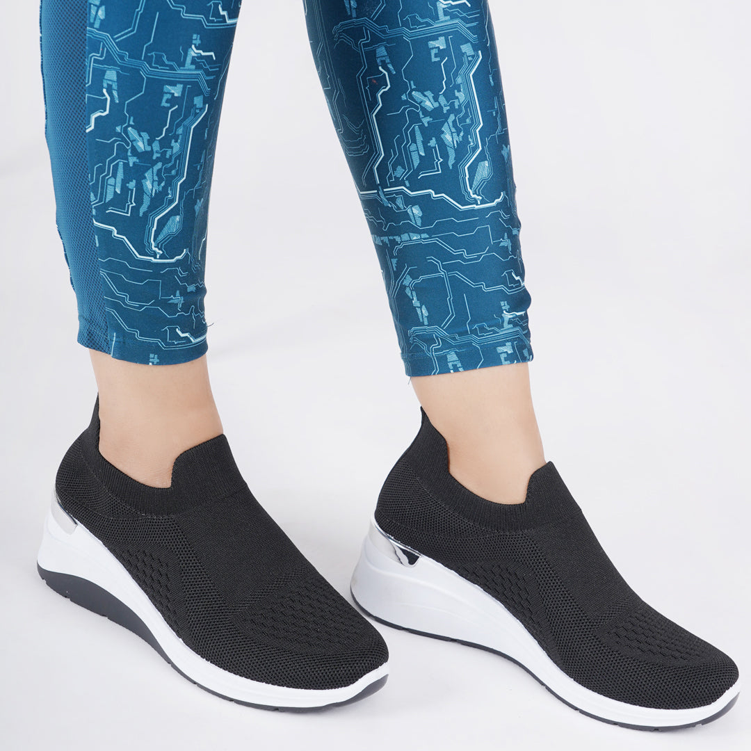 Women Comfortable Flyknit Lightweight Slip-On Sneakers