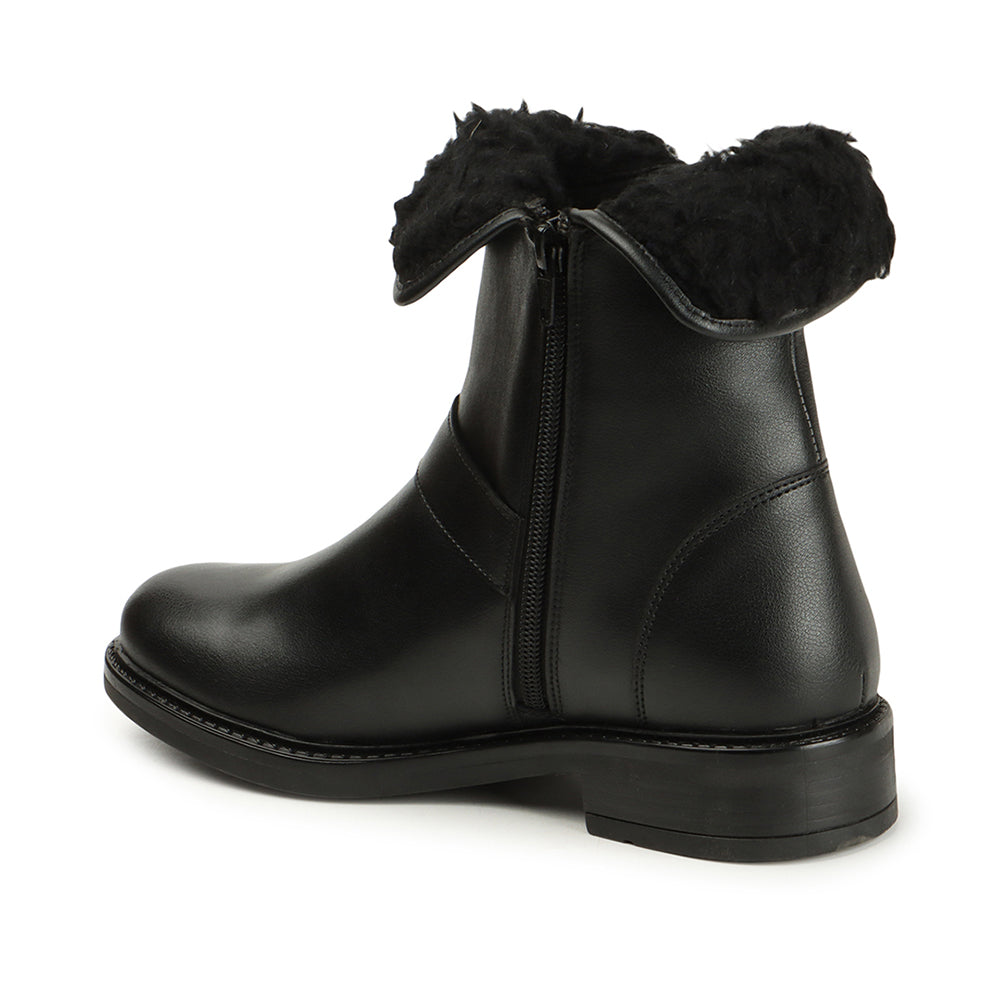 Women Solid Block-Heeled Winter Boots With Buckle