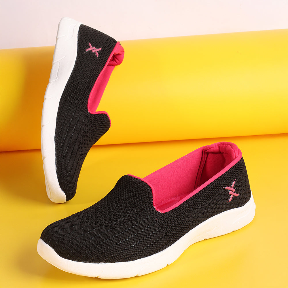 Women Textured Round Toe Flyknit Mesh Slip-On Sneakers