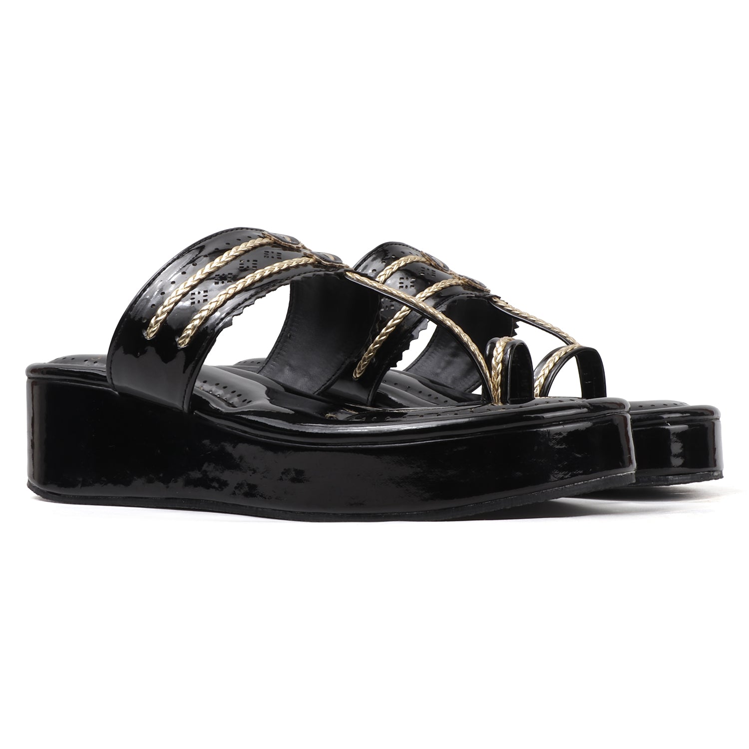 Traditional Toe-Ring Wedge Sandals with Metallic Detail