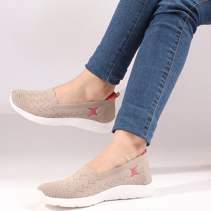 Women Round Toe Flyknit Lightweight Slip-On Sneakers