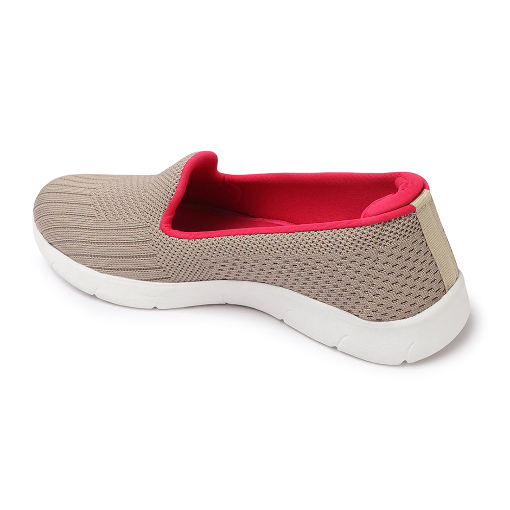 Women Textured Round Toe Flyknit Mesh Slip-On Sneakers