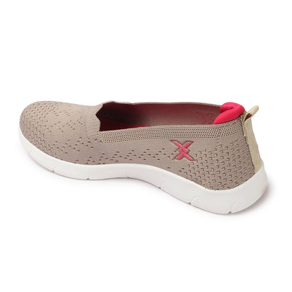 Women Round Toe Flyknit Lightweight Slip-On Sneakers