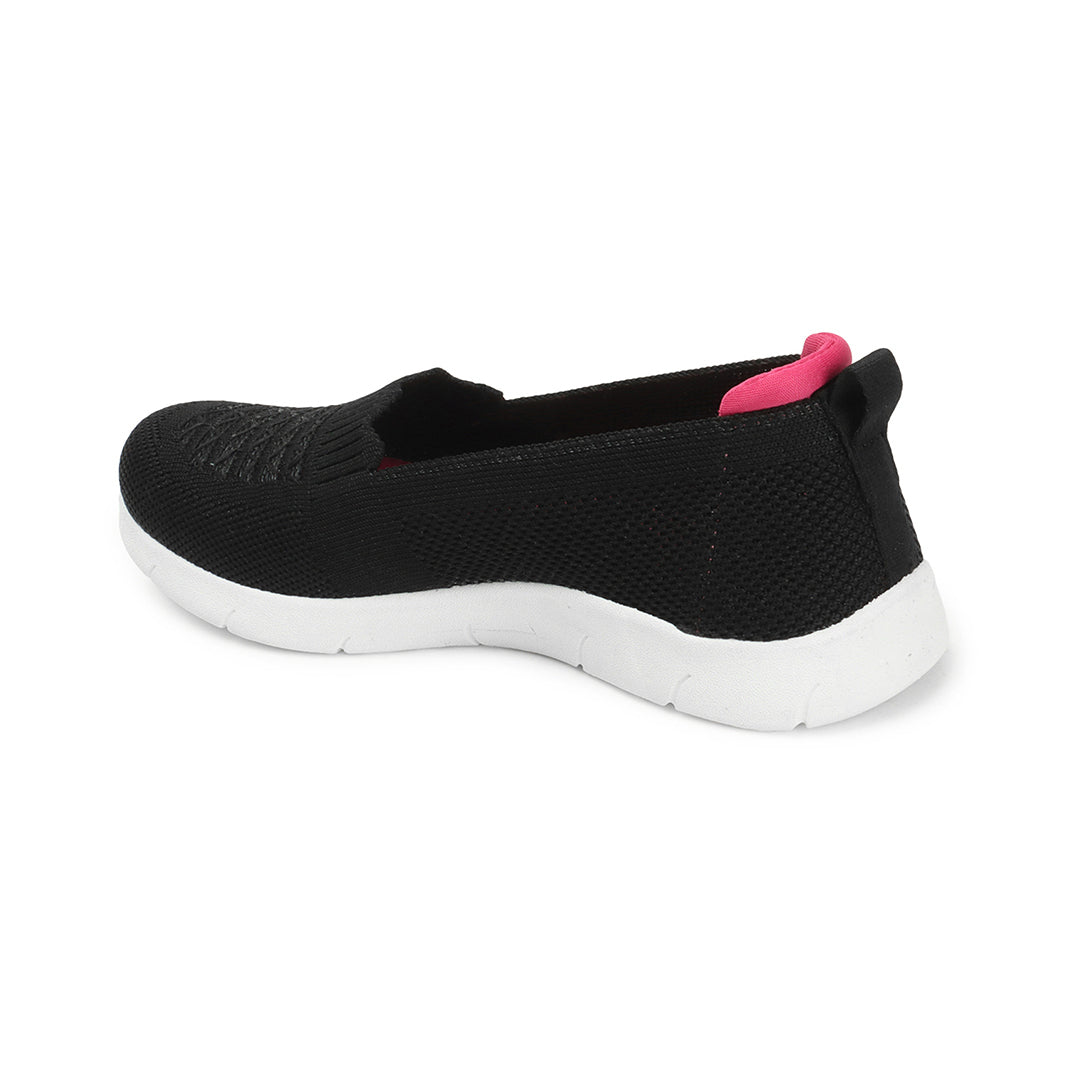 Women Textured Round Toe Flyknit Mesh Slip-On Sneakers