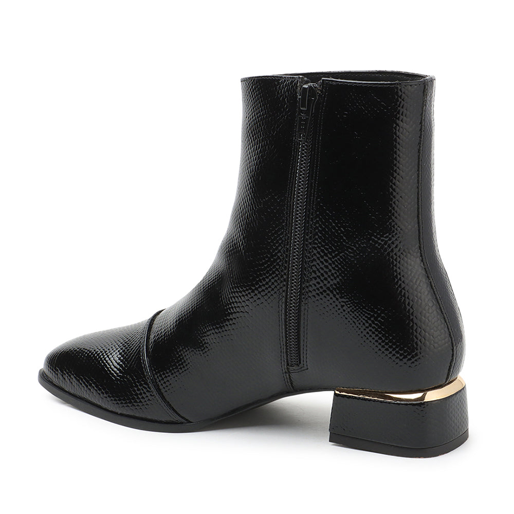 Women Casual Textured Zippered Boots