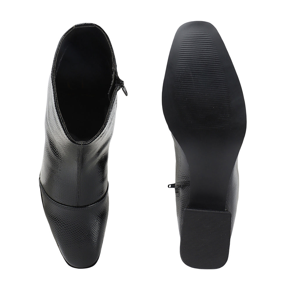 Women Casual Textured Zippered Boots