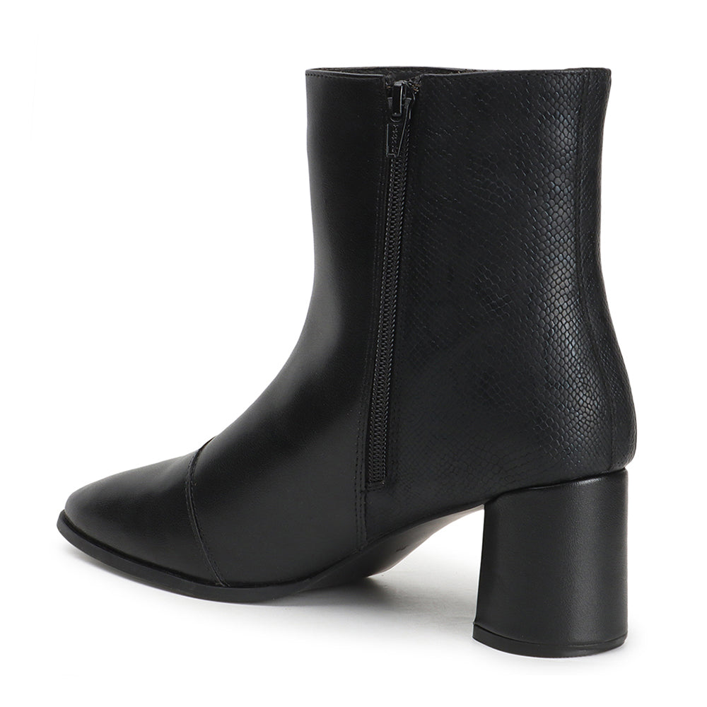 Women Round Toe Mid-Top Solid Chelsea Boots