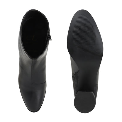 Women Round Toe Mid-Top Solid Chelsea Boots