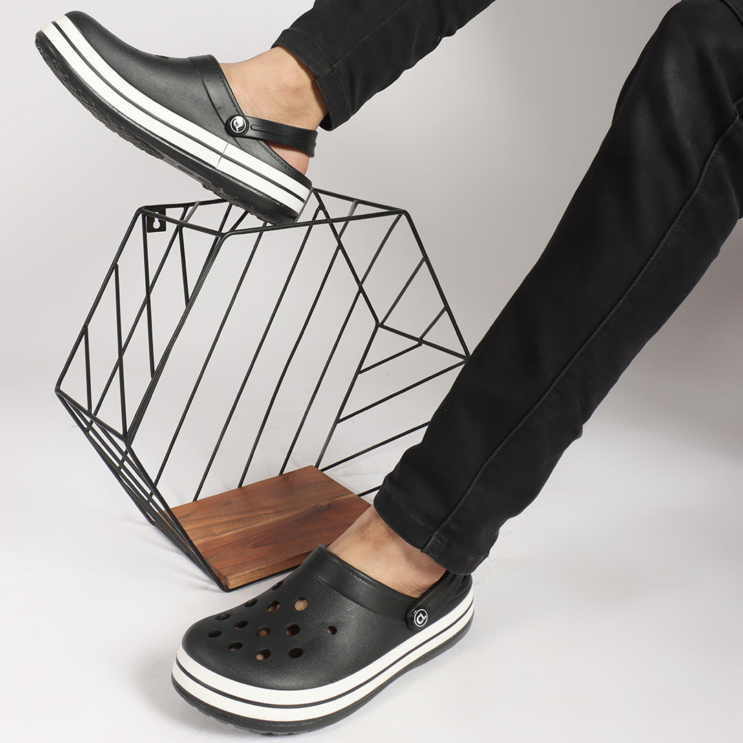 Men Striped Band Perforated Clogs