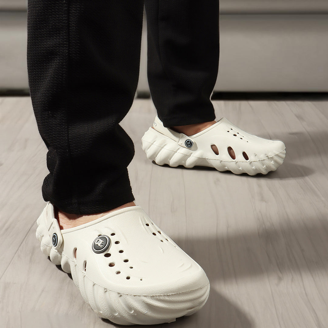 Men Textured Comfort Clogs with Back Strap