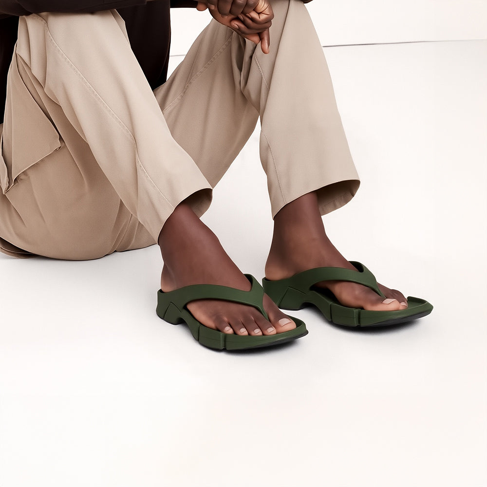 Men Sculpted Sport Thong Sandals