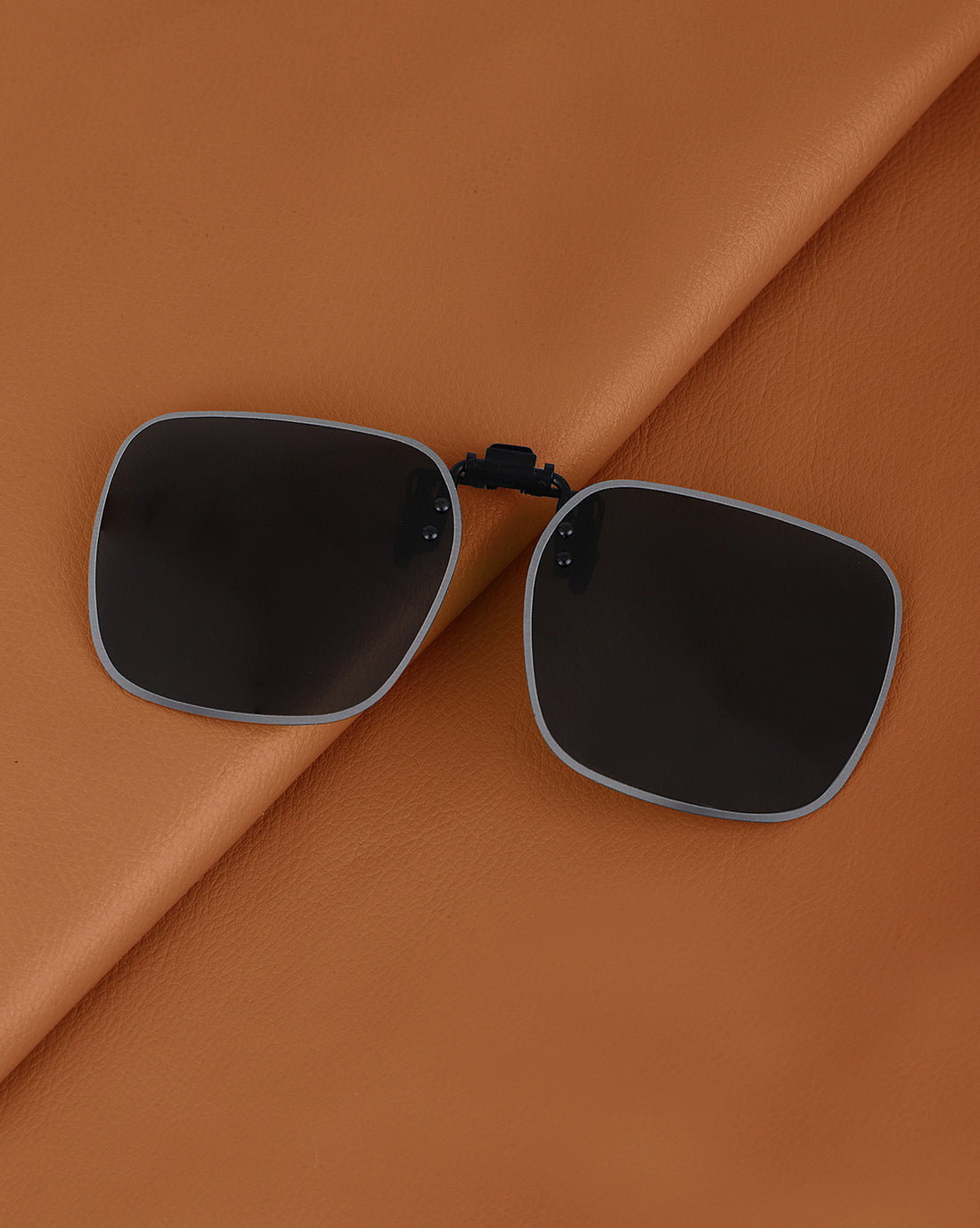 Brown & Grey Toned Polarised Lens Sunglass Clip for unisex