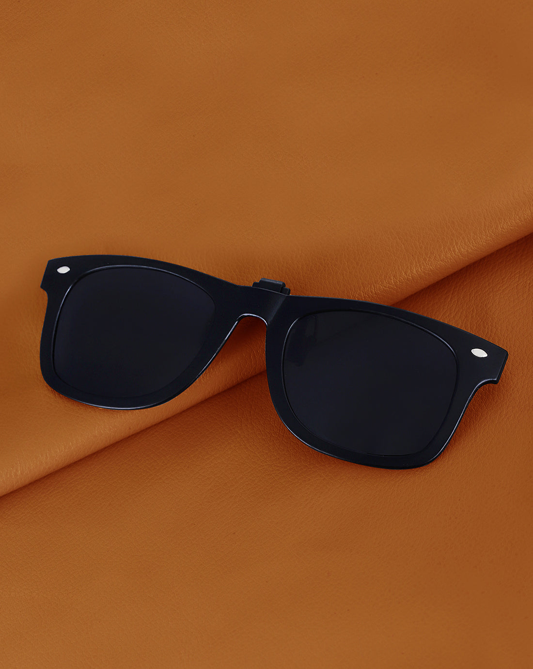 Black Toned Polarised Lens Sunglass Clip for unisex