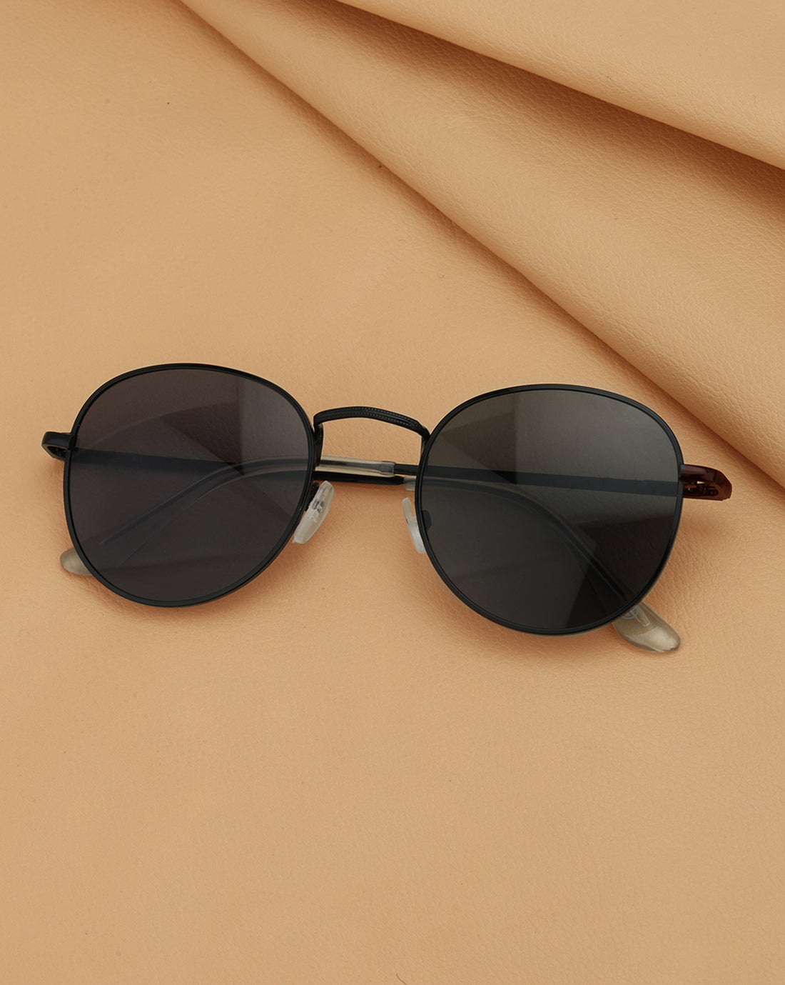 Black Toned with UV Protected Lens Oval Sunglass for unisex